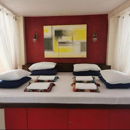 Casa Conchita Bed & Breakfast Taal 외부 사진